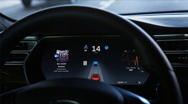 Tesla i dalje ignoriše zahteve u vezi autopilota