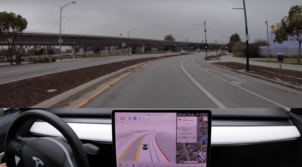 Tesla ponovo uveo samovozeći mod Mad Max, u prva 24 sata već zabeleženi prekršaji