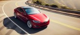 Tesla povlači 135.000 automobila zbog mogućeg otkazivanja ekrana