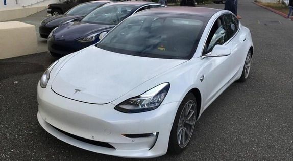 Tesla sada nedeljno proizvodi više od 2.000 primeraka Modela 3