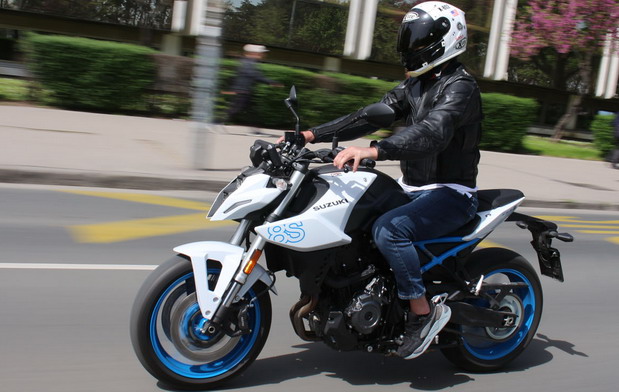 Test: Suzuki GSX-8S