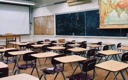 
					Tiodorović: Viši razredi osnovne škole i sve srednje škole prelaze na onlajn nastavu 
					
									
