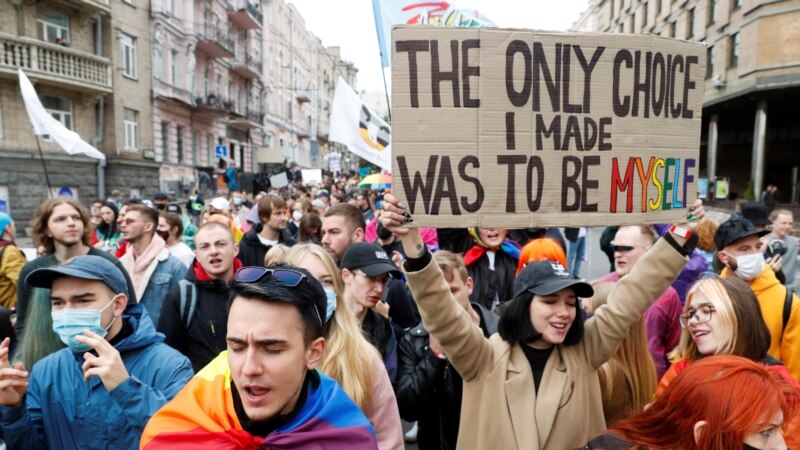 Tisuće u Kijevu u Šetnji za jednakost LGBT+ osoba