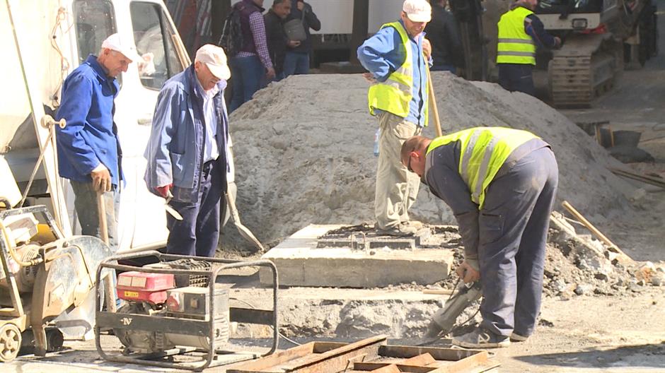 Topličin venac se pretvara u pešačku zonu, ali bez dozvole