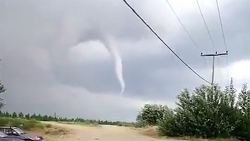 Tornado in Vojvodina: Air leeches ripped through the skies and created chaos. The sight is terrifying (VIDEO)