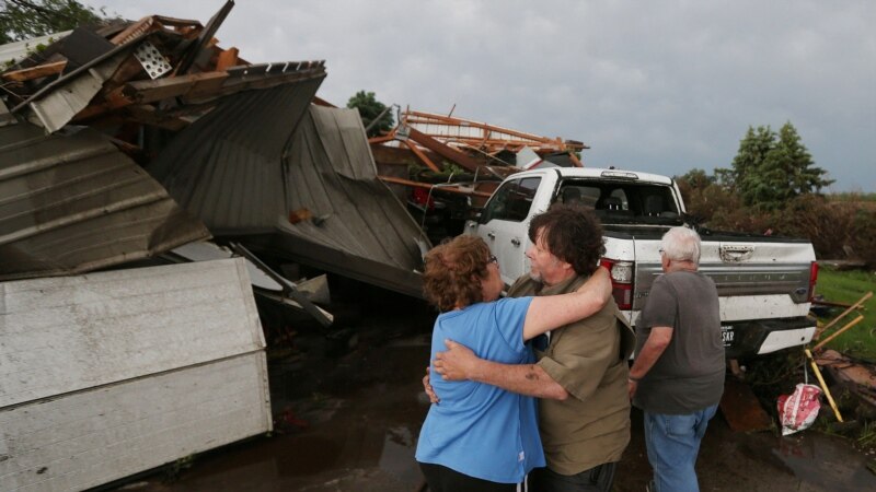 Tornado razorio gradić u Ajovi, poginulo više ljudi, desetine hiljada bez struje