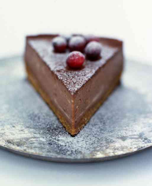 Torta bez pečenja gotova za samo 20 minuta: Čokoladni cheesecake probudiće sva vaša čula! (RECEPT)