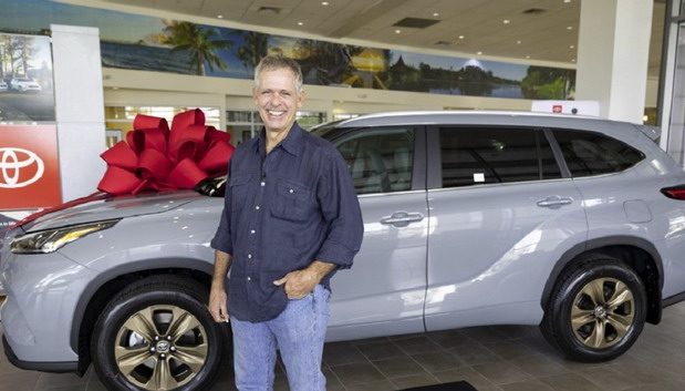 Toyota Highlander s 1,6 miliona kilometara stradala u uraganu, vlasnik dobio novu