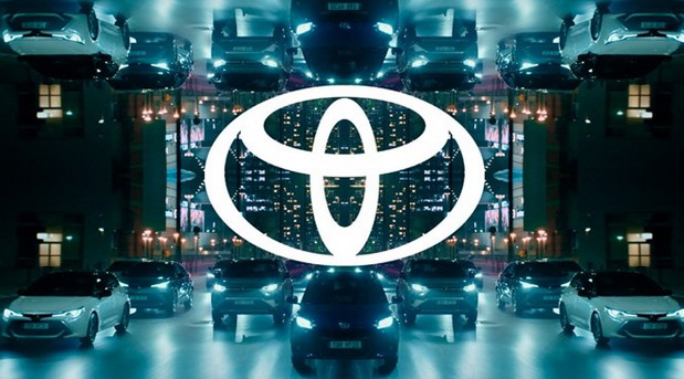 Toyota ima doterani logo
