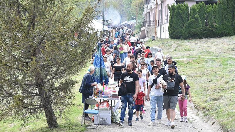 Tradicionalni Prvomajski uranak na Borskom jezeru [FOTO]