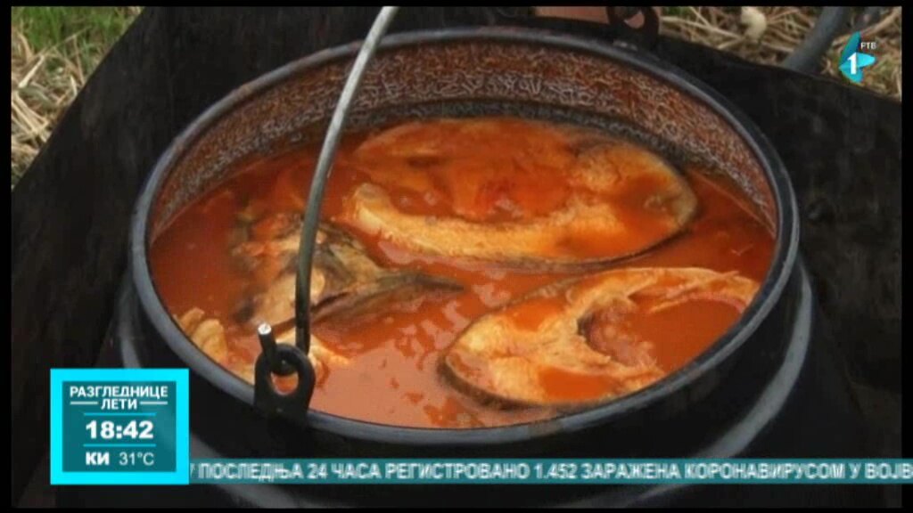 Tradicionalno takmičenje u kuvanju ribljeg paprikaša u Baču