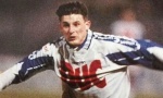 Tragedija nekada velike nade francuskog fudbala: Saobraćajna nesreća mu je 1997. godine uskratila veliku karijeru, a juče ugasila život