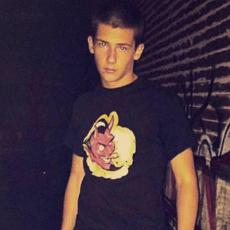 Tragedija u Beogradu: Jovan (17) preminuo od DROGE, prolaznici otkrili u kakvom su ga stanju zatekli (FOTO)