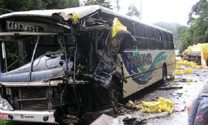 Tragedija u Kini: U sudaru autobusa i kamiona poginulo 11 osoba, devet povređeno (FOTO)