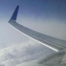 Tragedija u avionu: KOPILOT PREMINUO tokom sletanja! (FOTO)
