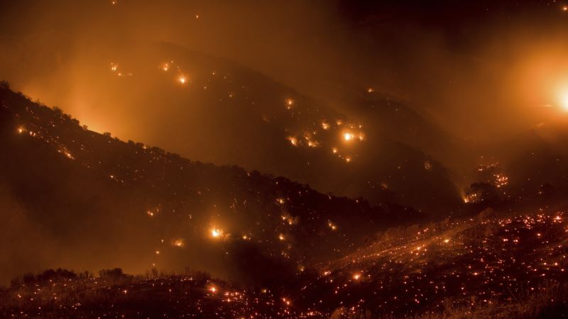Traje borba sa požarima u Kaliforniji