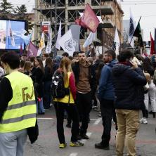 Traje rat profesora i studenata u blokadi: Blokadama je prekršeno deset zakona, a sada ovim incidentom na Ekonomskom fakultetu možemo reći da su to 11. i 12. zakon