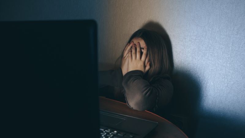 Trajni i duboki problem dječije pornografije na internetu