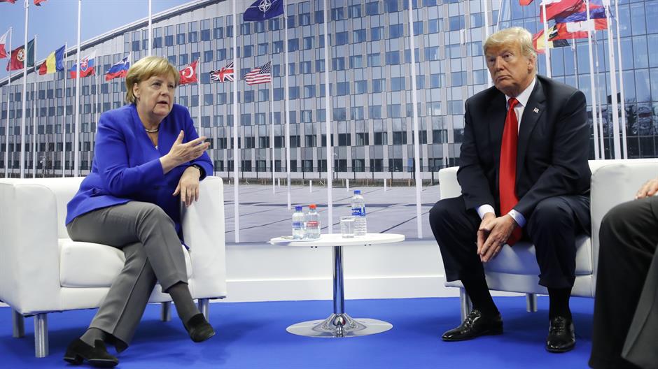 Tramp i Merkel u Briselu: Odlični odnosi, razgovor o odbrani