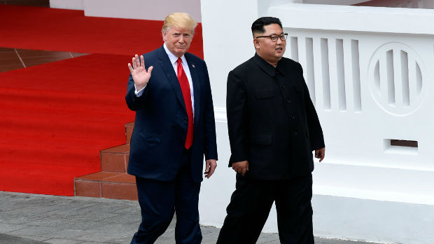 Donald Tramp i Kim Džong Un potpisali istorijski dokument