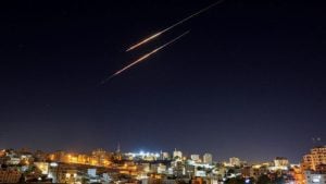 Tramp odobrio plan za napad na Iran, ali još vaga
