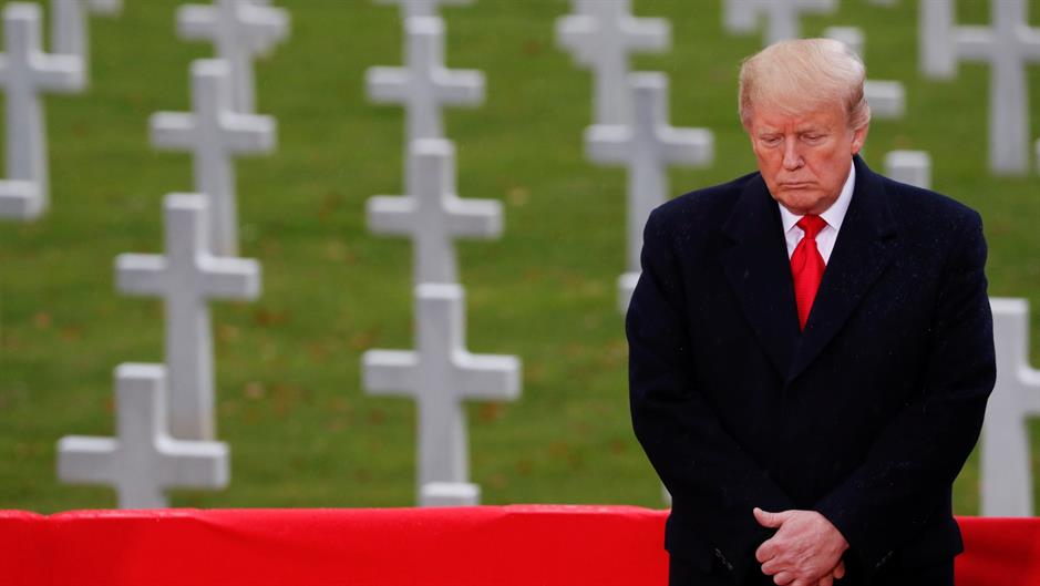 Tramp posetio američko groblje kod Pariza pre povratka u SAD