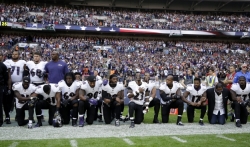 Tramp pozvao na bojkot Američke fudbalske lige zbog klečećeg protesta igrača
