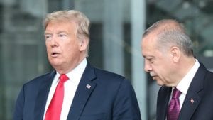 Tramp preti Turskoj ekonomskim uništenjem