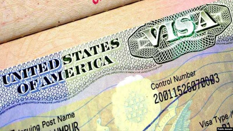 Tramp privremeno zabranio izdavanje viza radnicima i studentima iz inostranstva