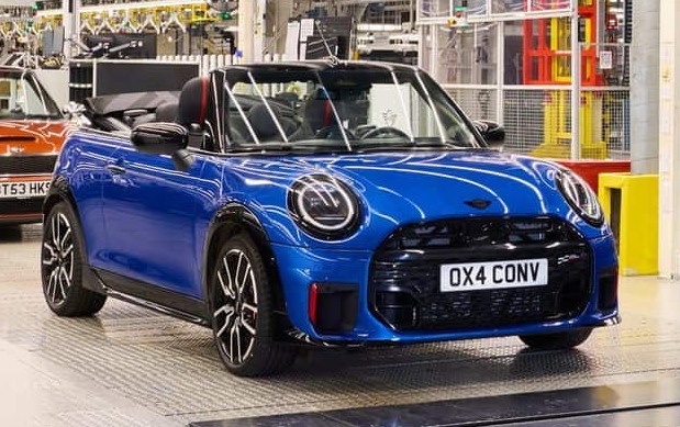 Tramp smanjio carinu za vozila proizvedena u Velikoj Britaniji na 10 odsto, ali samo za 100.000 automobila