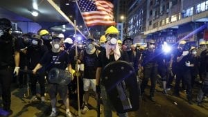 Tramp sugerisao da Si Đinping lično razgovara sa demonstrantima Hongkonga