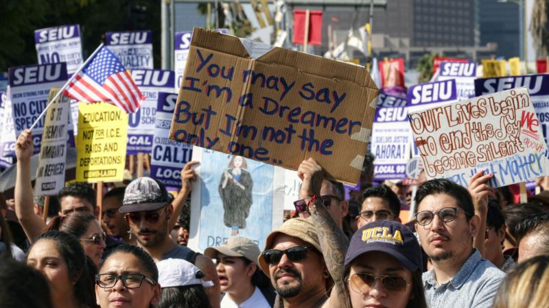 Tramp ukida Obaminu zaštitu mladih imigranata od deportacije 