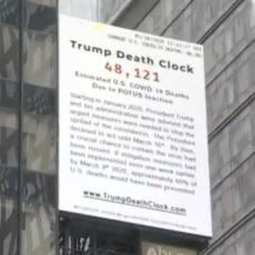 Trampov sat smrti osvanuo na Tajms skveru: Ovako SAD broje mrtve od korone (VIDEO)