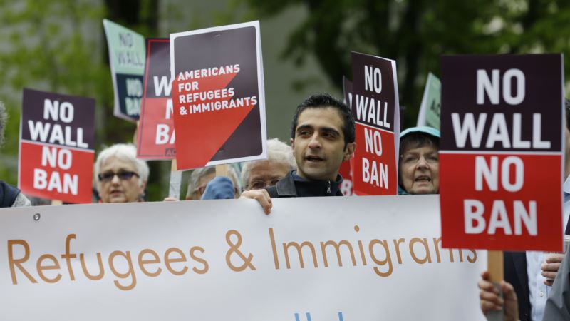 Trampova zabrana za izbeglice ostaje na snazi