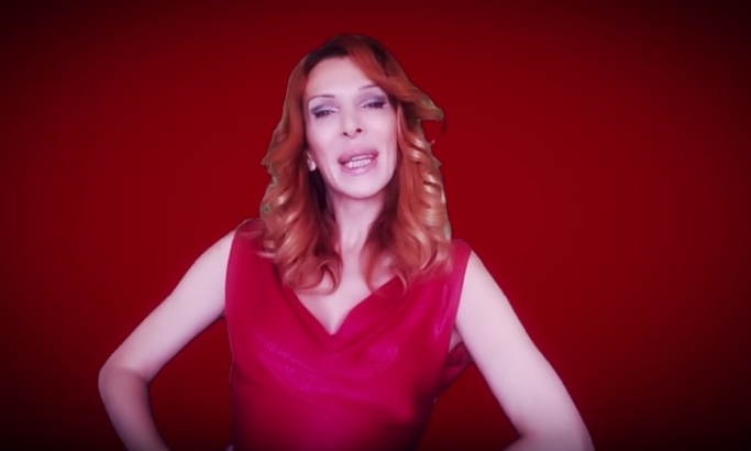 Transseksualka Nataša Maza peva Dačiću: Eh da me pogleda, ta muškarčina
