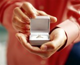 Traži novac preko interneta za verenički prsten od 15.000 dolara