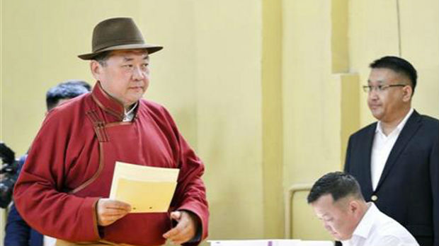 Trgovac konjima i džudista u trci za predsednika Mongolije
