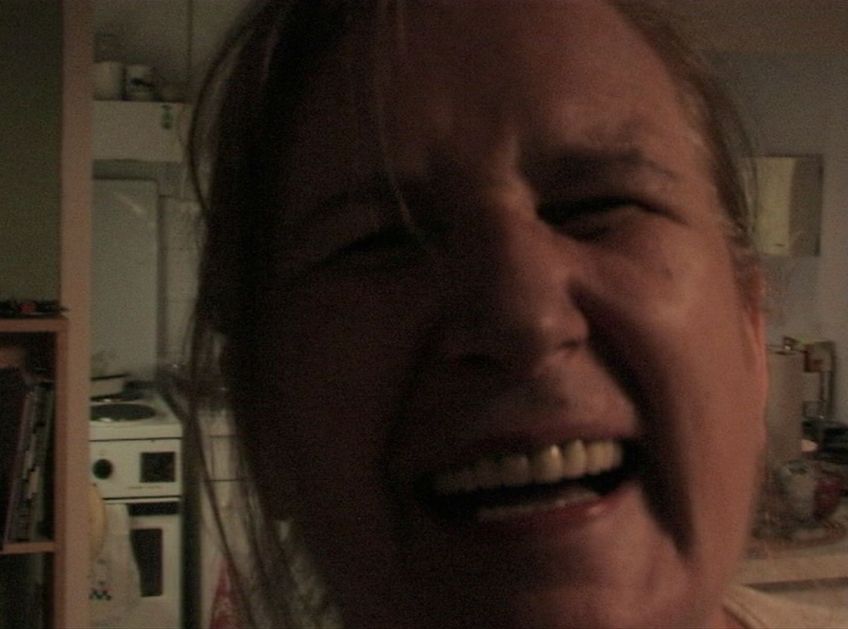 Tri filma, tri priče, jedna glumica: Tête-à-tête w / Snježana Sinovčić Šiškov o filmovima „Histerični napad smeha“, „Yugo Florida“ i „Kako je ovde tako zeleno“