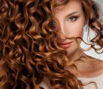 Tri najbolje frizure za žene sa kovrdžavom kosom, svaka lokna se vidi FOTO