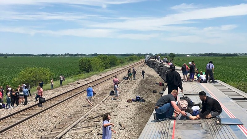 Tri osobe poginule, 50 povređeno u železničkoj nesreći u Mizuriju