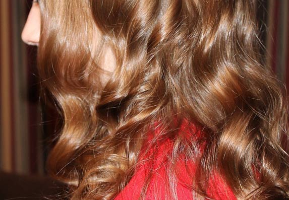 Trik koji je zaludeo žene: Za najlepšu talasastu kosu! (VIDEO)