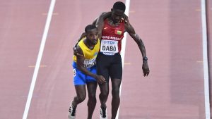 Trkač na 5.000 metara pomogao rivalu da prođe kroz cilj na SP u Dohi