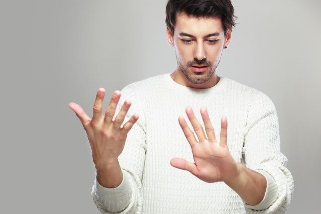 Trnu vam ruke ili prsti: Na vreme obratite pažnju, evo na šta vas upozorava ovaj simptom
