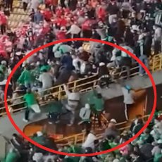 Tuča navijača na prvoj utakmici posle korone pred publikom: U ovoj državi ponovo zatvoreni stadioni (VIDEO)