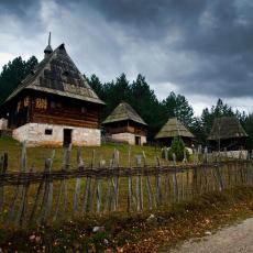 Turistička sezona na Zlatiboru U PUNOM JEKU: Trenutno se na ovoj srpskoj planini nalazi 15.000 TURISTA