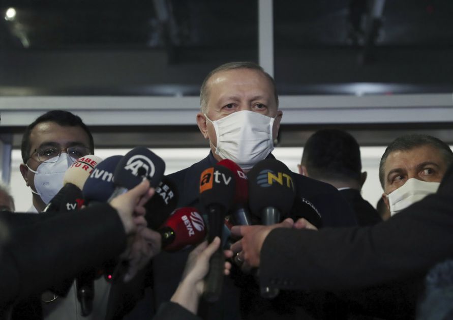 Turska: Erdogan pred kamerama primio kinesku vakcinu