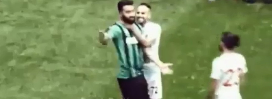 Turska: Fudbaler žiletom isekao 4 igrača (VIDEO)