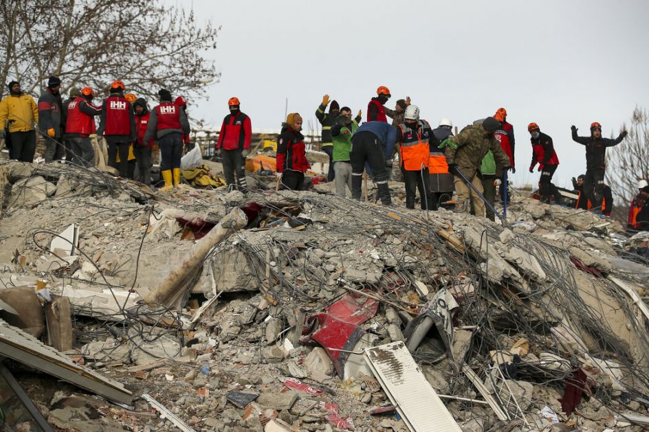 Broj mrtvih u zemljotresu u Turskoj i Siriji premašio 20.000; Nakon 79 sati iz ruševina spasen dvogodišnji dečak