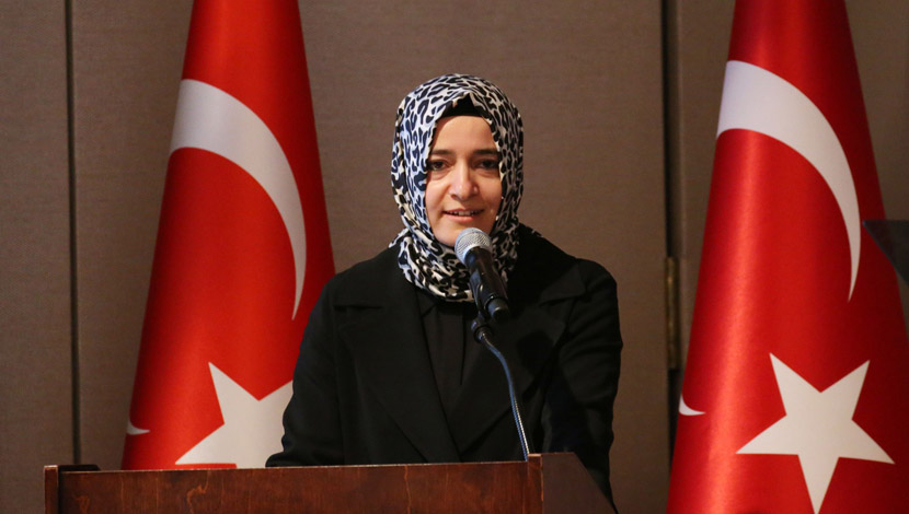 Turska ministarka se vratila u Istanbul pošto je proterana iz Holandije