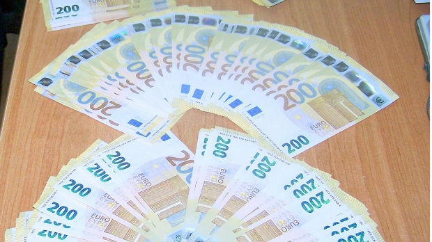 Turski državljanin krio 60.000 evra ispod patosnice